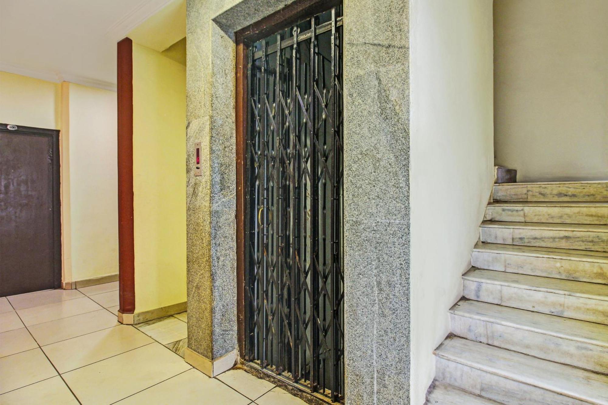 Hotel O Ruma Near Nampally Railway Station Haydarabad Dış mekan fotoğraf